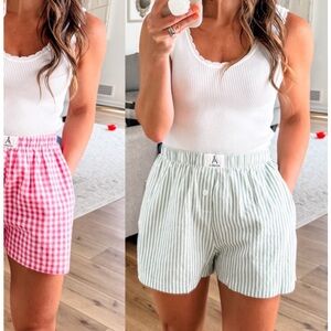 Green & white stripe boxer shorts